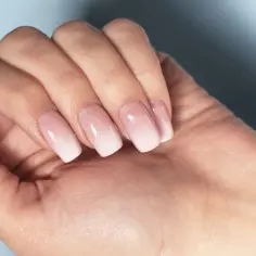 Baby boomer różowy - Delikatny manicure, zawsze na topie w modzie