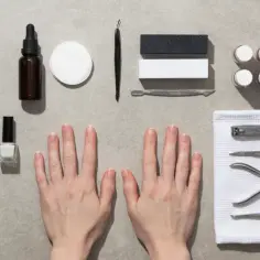 Jakie akcesoria przydają się do robienia manicure w domu?