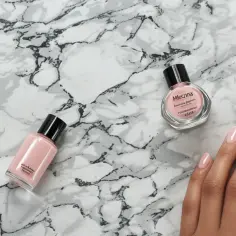 Mleczna baza - podstawa każdego idealnego manicure'u, jak ją stosować?
