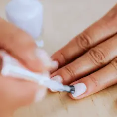 Manicure japoński krok po kroku - profesjonalne wskazówki i techniki